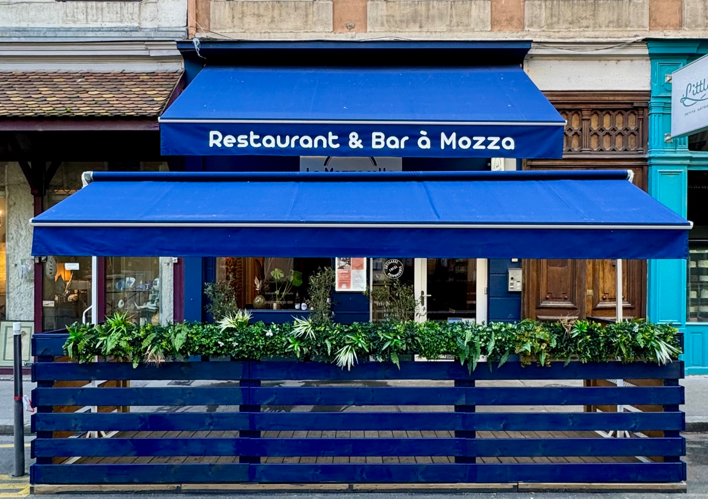 Intérieur chaleureux du restaurant La Mozzarelle